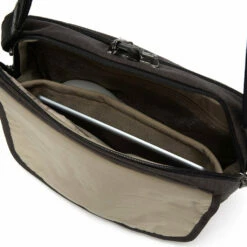 Pacsafe Metrosafe X Anti Theft Messenger Bag -SAMSONITE Store MetrosafeX Messenger 30630136 Carbon 7 1024x1024 0847ffe3 be31 47f7 aa8f 4c5124494c27