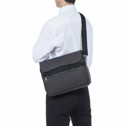Pacsafe Metrosafe X Anti Theft Messenger Bag -SAMSONITE Store MetrosafeX Messenger 30630136 Carbon Model Male 1024x1024 0adb8ca5 4466 40bd 960d 3e3ec233d570
